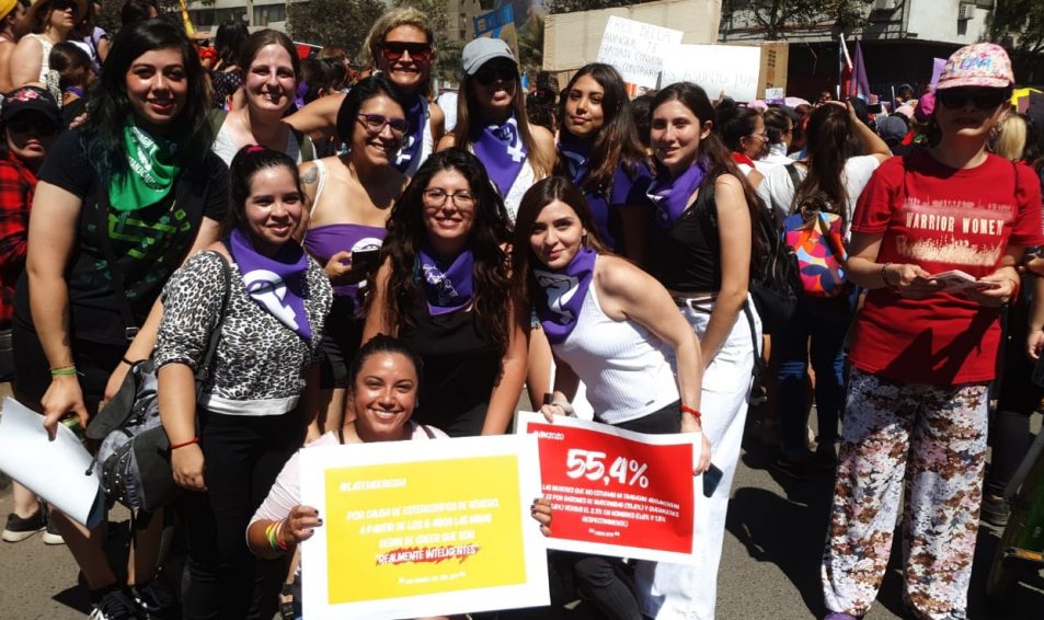 Evópoli conmemoró el Día Internacional de la Mujer en distintos puntos de Chile